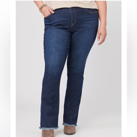 Democracy  #242 High Rise Itty Bitty Boot Indigo frayed hem Jean - Picture 9 of 9